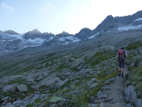 Zeitig am nächsten Morgen beginnt der Anstieg in Richtung Reichenspitze.