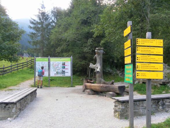 am Parkplatz vor der Eschachalm