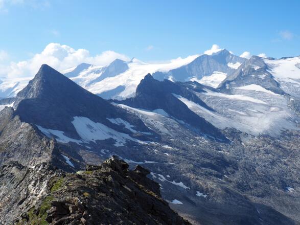 Blick über Kratzenberg und Venediger