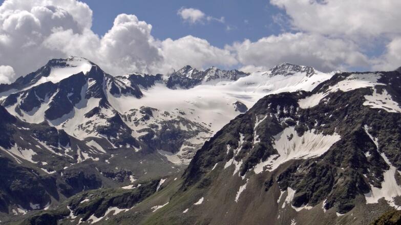 Blick vom Vorderen Sulzkogel zum Hinteren Daunkopf und Sulztalferner