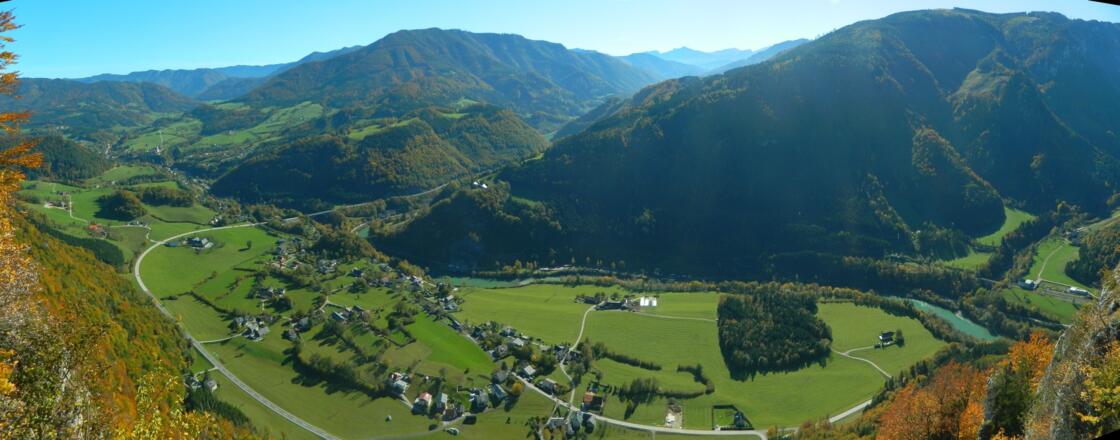 Tiefblick nach Weyer, Anger und Küpfern