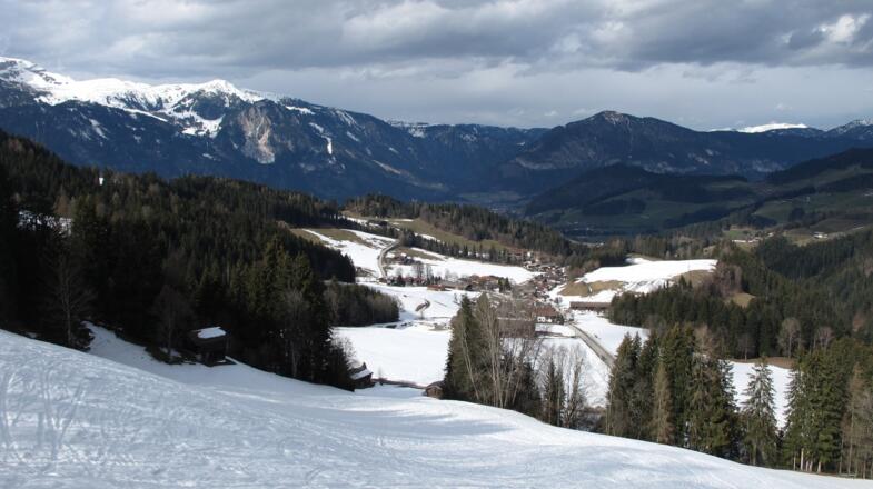 "Hygna" rechtes Drittel bei den 2 Autos die Parkmöglichkeiten!