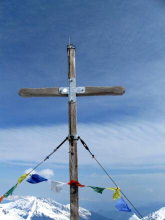 Einfaches Gipfelkreuz auf dem Pfaffenbichl