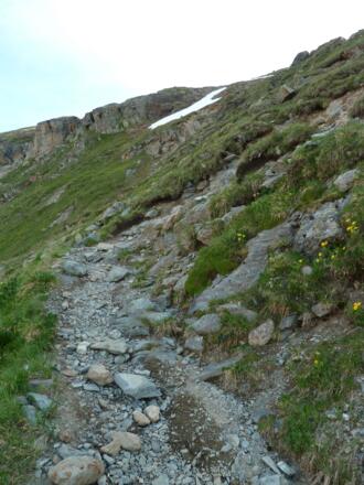 Beginn des Aufstiegs direkt hinter der Wiesbadener Hütte