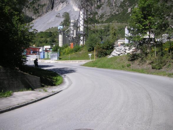 Kehre vor dem Kieswerk
