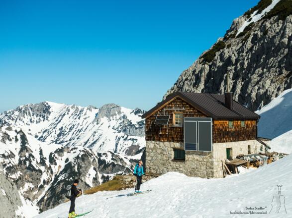 Fritz-Pflaum-Hütte im Winter