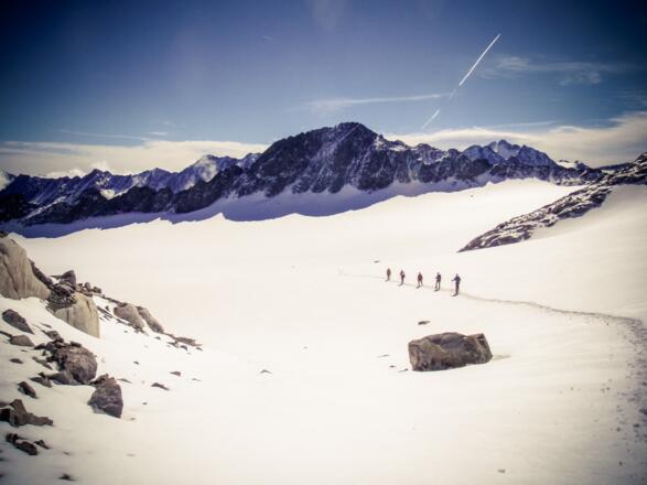 Seilschaft auf dem Lisener Ferner beim Rückweg