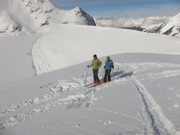 Das erste Etappenziel, die Dammkrone des Speichersees ist erreicht.