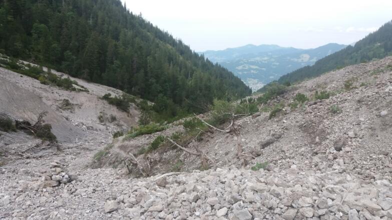 Weißér Sand: der ausgetrocknete Galinabach.