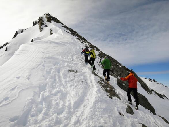 Der Aufstieg zu Fuß ...
