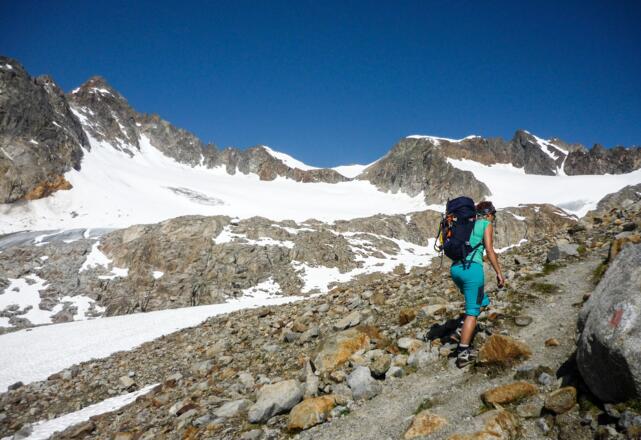 Hinauf durch Geröll