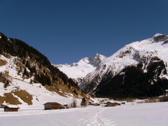 Zurück am Talboden mit grandiosem Blick in den Talschluß.