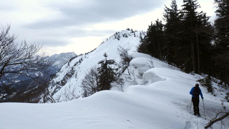 Wächten am Gipfelgrat, Senke ~1430m