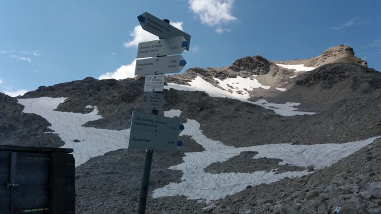 Wegweiser Abzw Brandner Gletscher/Nenzinger Himmel.