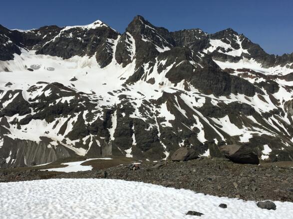Blick auf Schneeglocke, Schattenspitze und Klostertaler Egghorn (v l. nach r.)