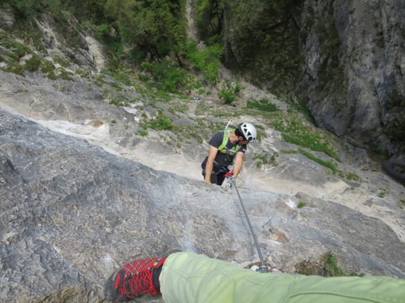 Erster Überhang des Sportklettersteiges (E)