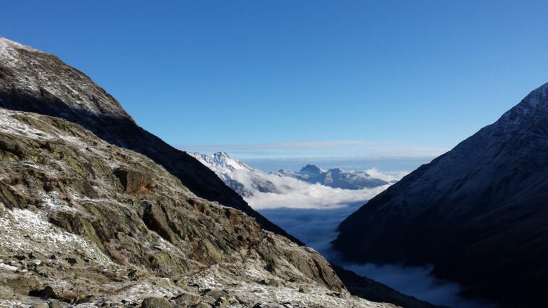 Nürnberger Hütte, Blick ins Stubaital