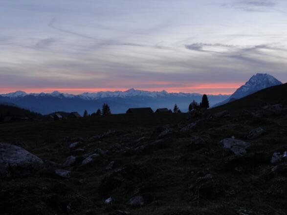 Sonnenuntergang an einem Herbsttag bei der Hintereggeralm