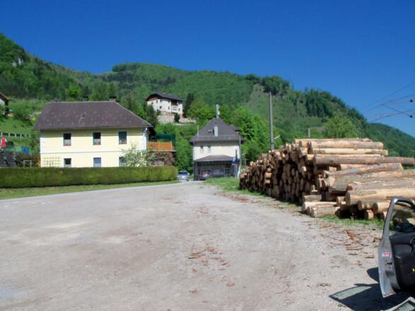 Wir beginnen die Tour beim Bahnhof Trattenbach.