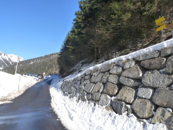 Der Eingang ins Venntal. Nur wenige Parkplätze stehen zur Verfügung.