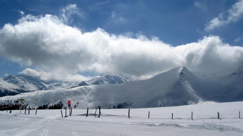 Panorama Fortsetzung Richtung Osten. Die Kalkkögel sind im Nebel verschwunden.