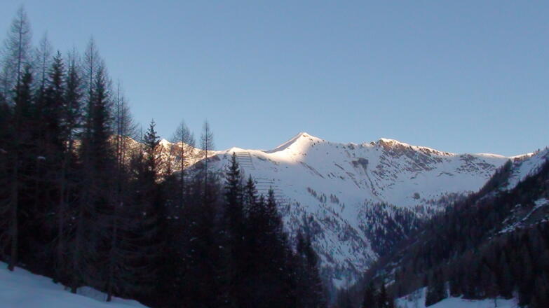 Die Scheibenspitze 2489 m (Blickrichtung talauswärts)