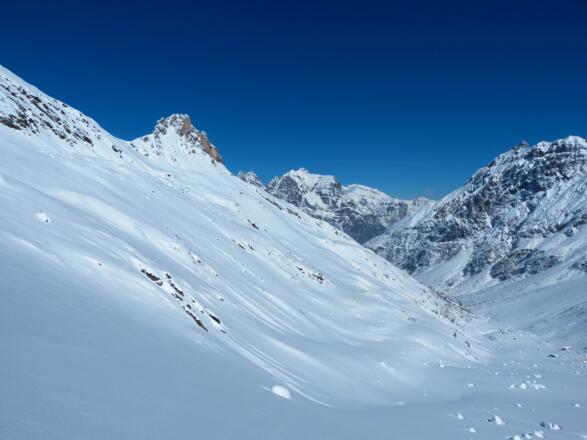 Gargglerin links und die Kirchdachspitze sind unsere Begleiter im Aufstieg