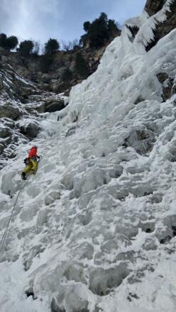 Im Vorstieg in der ersten Seillänge
