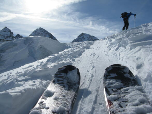 Steil zieht die Spur auf das obere Pateau!