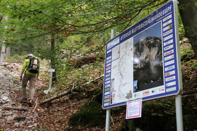 Übersichtstafel mit Topo von bergsteigen.com