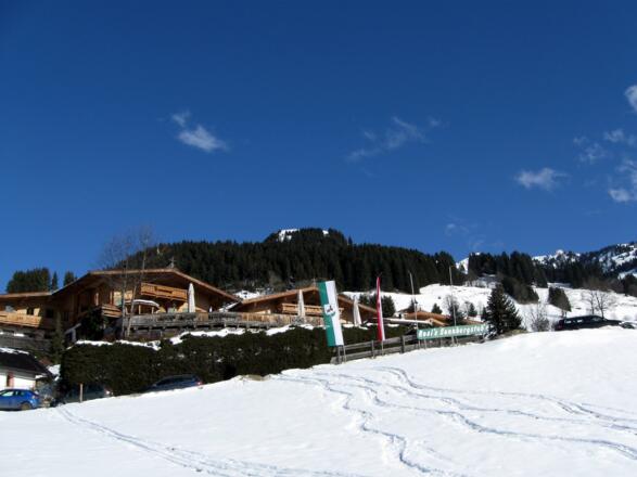 Vorbei an Rosis Sonnbergstuben.