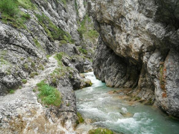 Der schmale Gleirschklamm-Steig
