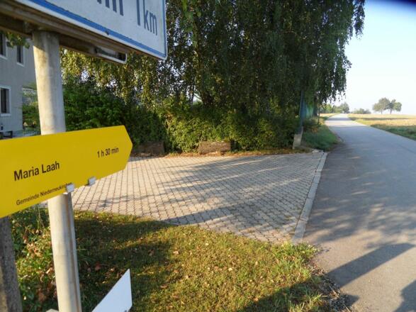 Hinweistafel nach Maria Laah.
