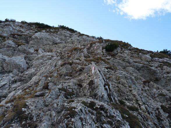 Der steile und etwas ausgesetzte Abstieg von der Seebergspitze.