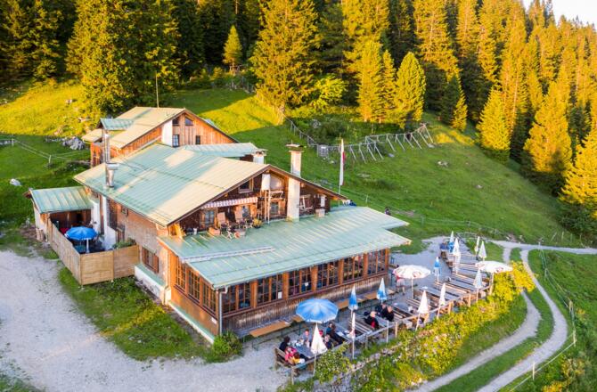 Frontansicht Hütte