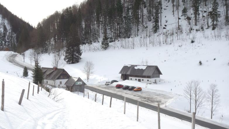 Zickerreith mit Parkplatz 965m