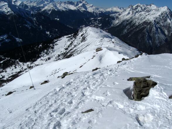 Rückblick über den gesamten Gratverlauf bis hinüber zum Venetgipfel.