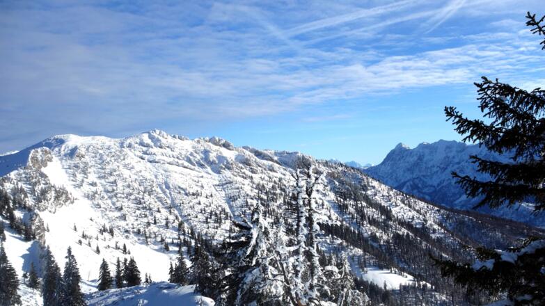 Kasberg 1747m und Kl.Priel re. hinten