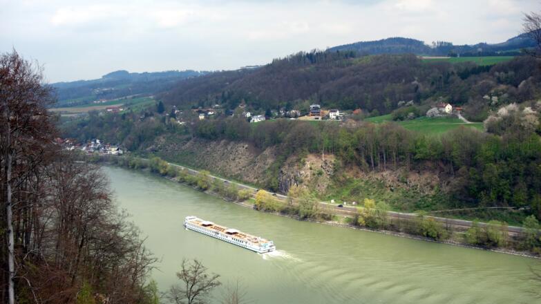 Blick donauaufwärts von ca. 335m