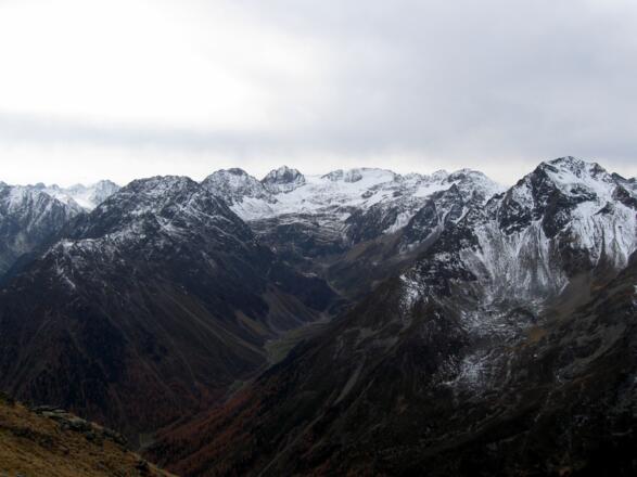 Blick in das Kraspestal mit Haidenspitze, Rotgrubenspitze und Zwieselbacher Roßkogel