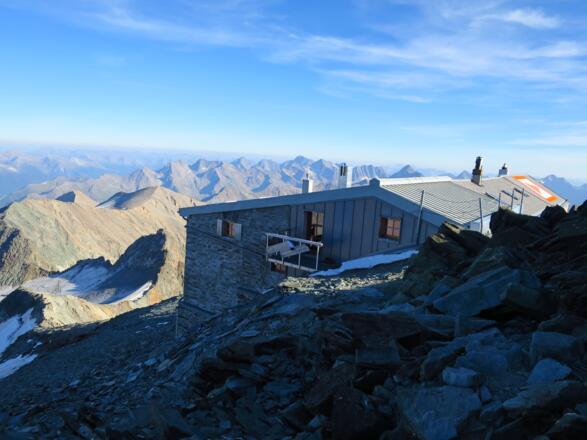 Die Erzherzog Johann Hütte, höchstgelegene Schutzhütte Österreichs.
