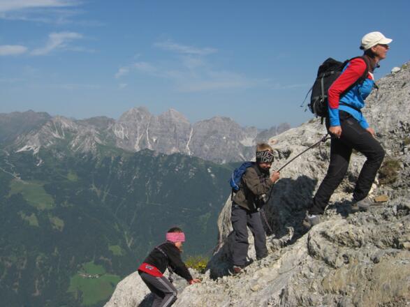 Im Hintergrund die Kalkkögel.