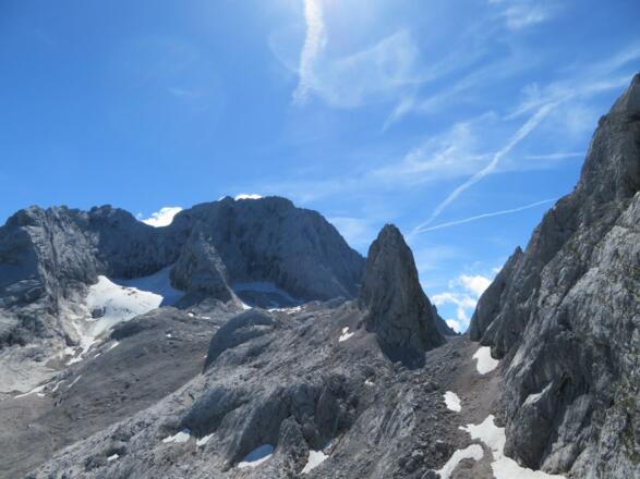 Tag 2: Beim Anstieg zum Hochkesseleck, der Eiskarlspitz. Links der Kleine Gosaugletscher