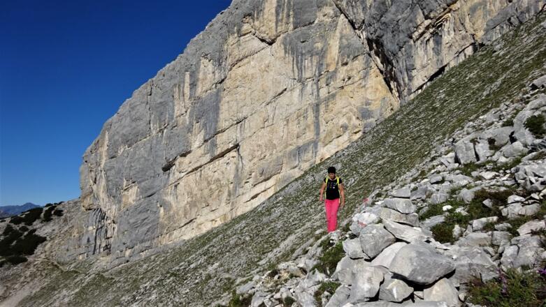 ... führt der Weg ins Hinterkar.