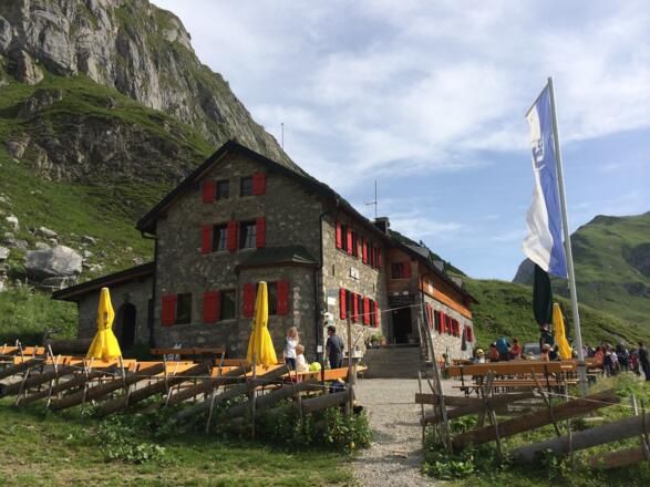 Die Hütte mit Ihrer Sonnenterrasse