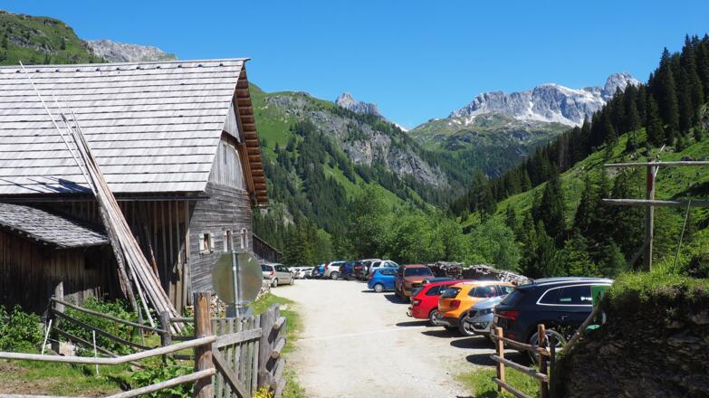 Königalm 1667m Parkplatz Vorsaison