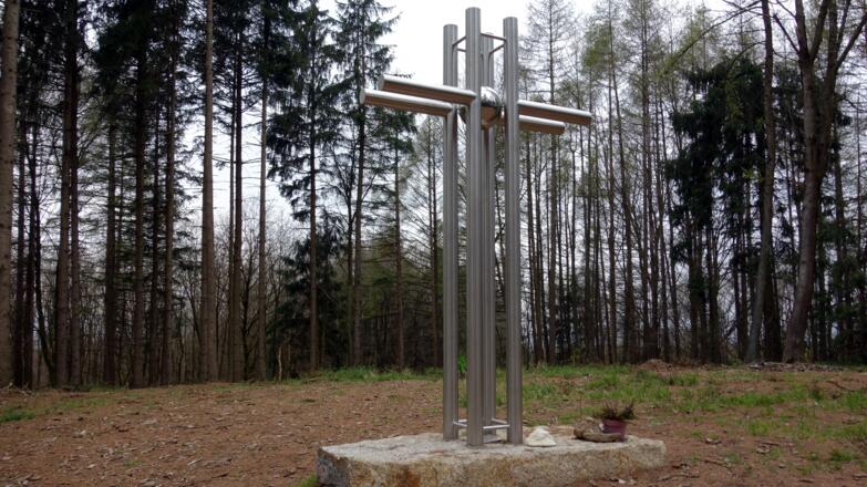 Neues Edelstahlkreuz vom Kürnberg 526m