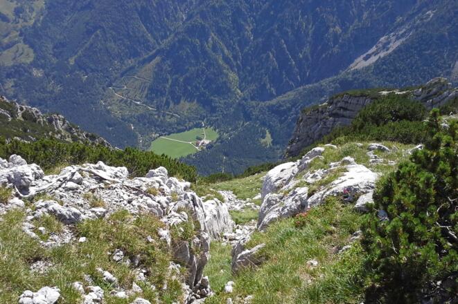 Blick vom unteren Ostgrat des Hebenkas zum Ausgangspunkt bei der Baumschlagerreith