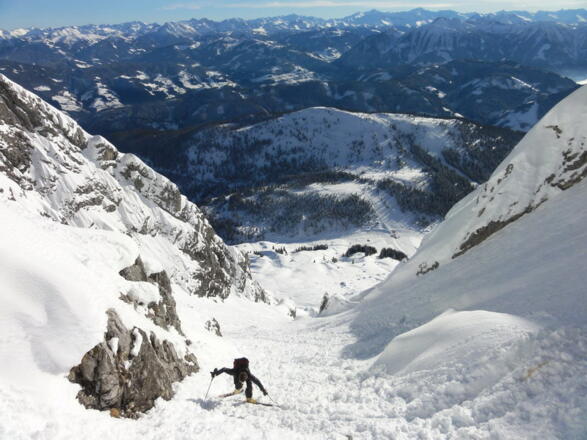 Aufstieg mit Schi bis in die Scharte