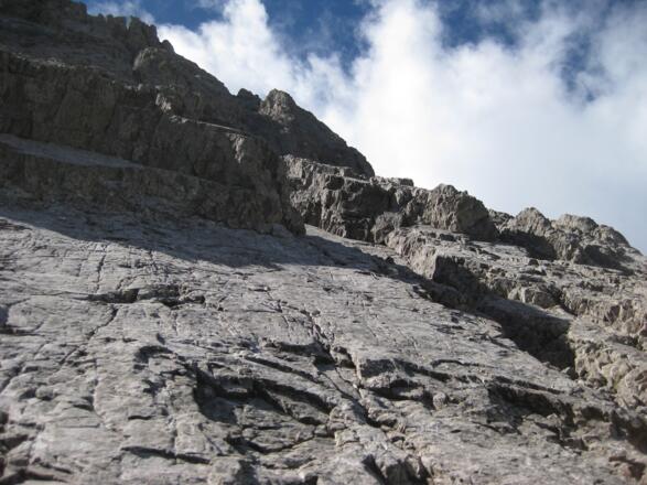 Schöner plattiger Fels